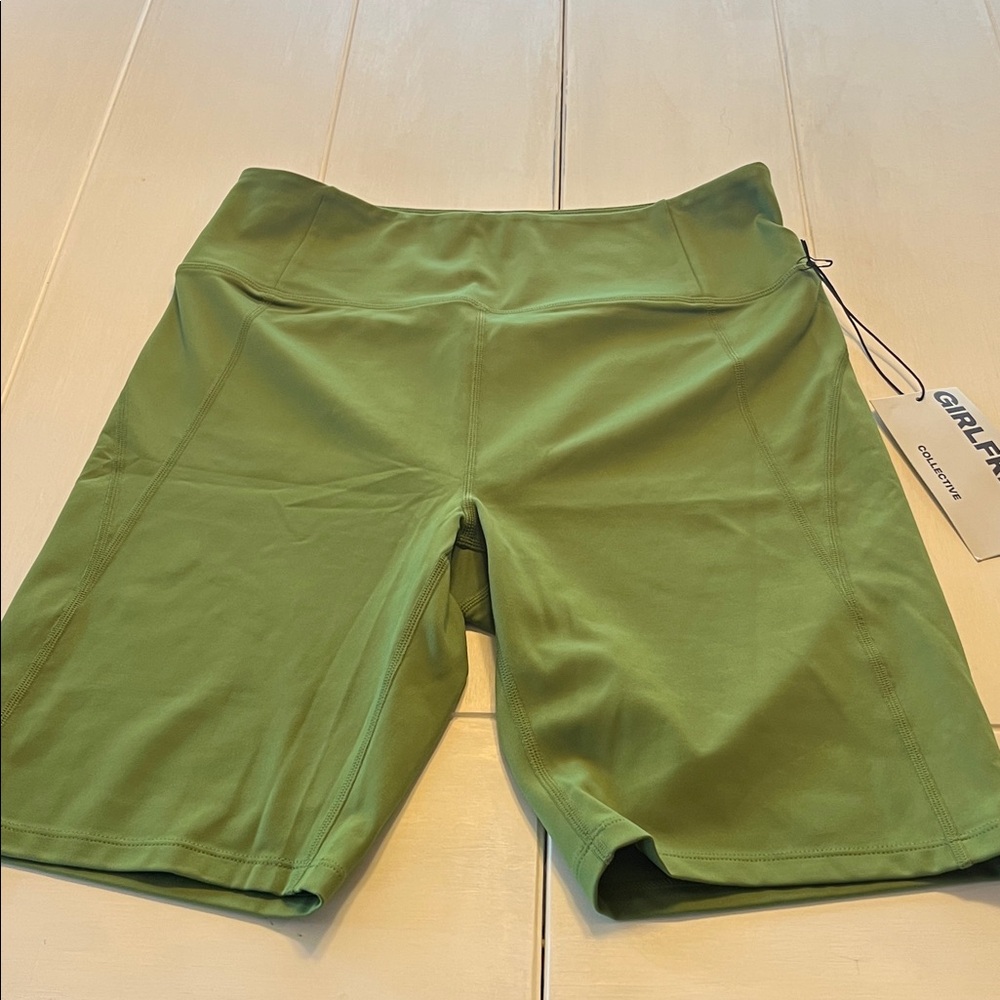 Girlfriend Collective/biker shorts/m/NWT
$68 RETAIL VALUE